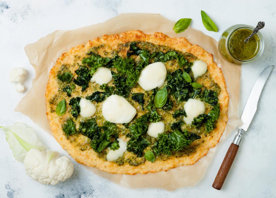 Cauliflower pizza with pesto for a low carb diet for diabetics