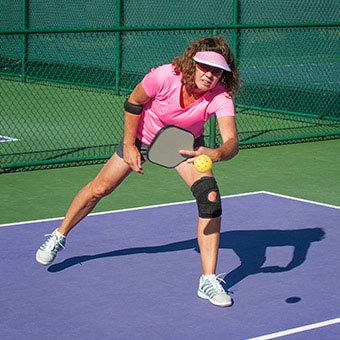 Bursitis treatments vary and medical health care professionals may recommend reducing inflammation of the bursa with medication or knee fluid drainage.
