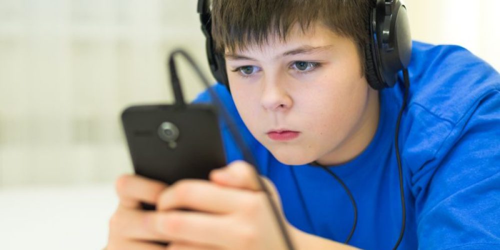 All That Screen Time Won&#8217;t Hurt Your Kid&#8217;s Grades &#8211; Maybe