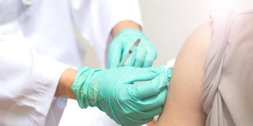 Flu shot may lower death risk in people with hypertension