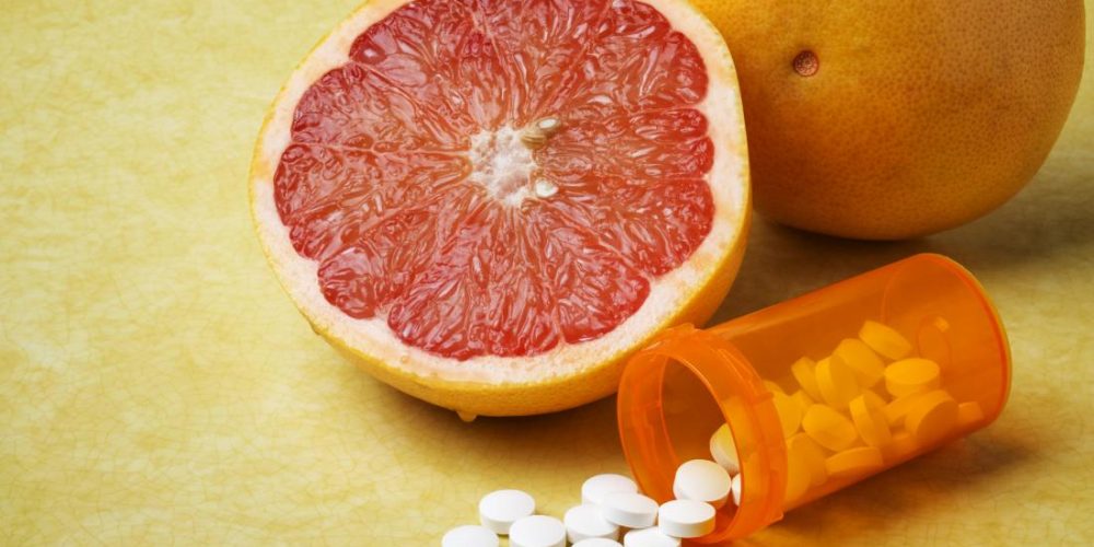Can you eat grapefruit while taking metformin?