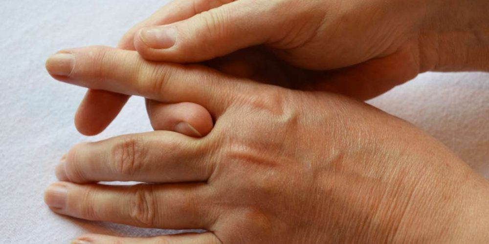 Causes and treatments for stiff fingers