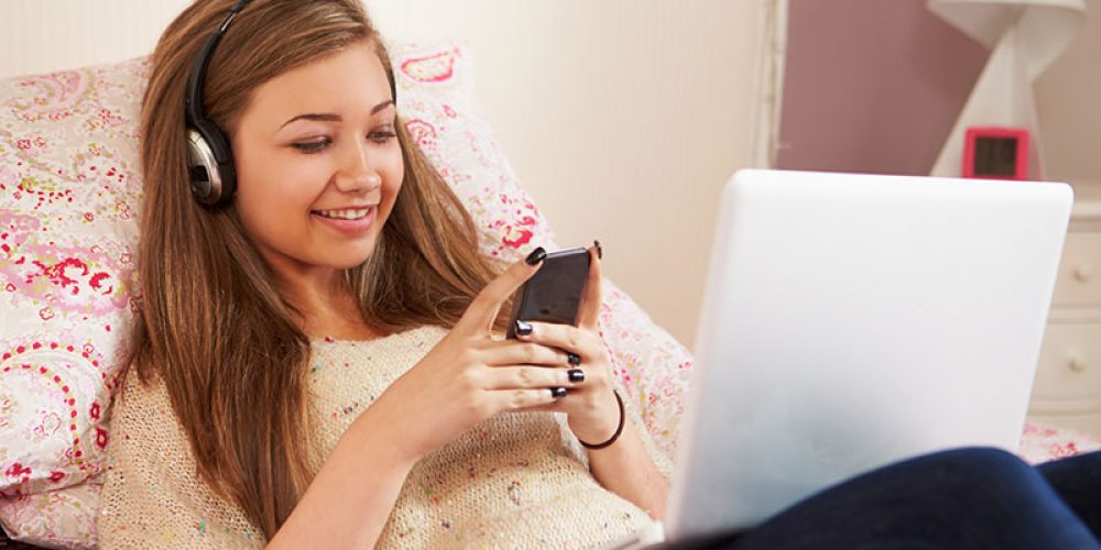 How to Help Your Teen Use Social Media Safely