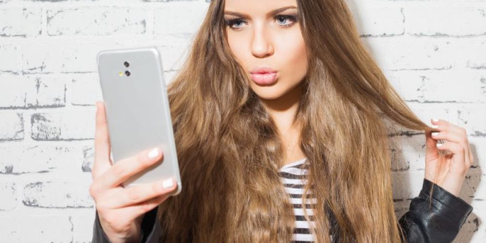 Posting All Those Selfies Online Could Backfire, Study Finds
