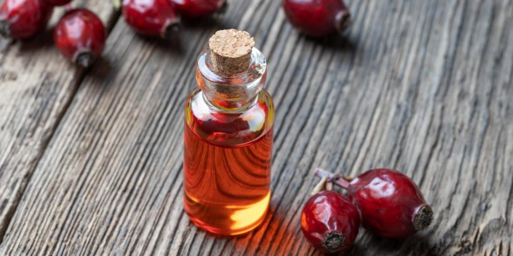 Rosehip oil: Benefits and how to use it on the face