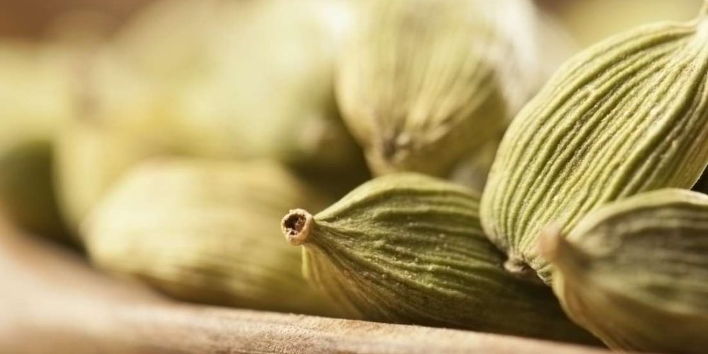 What are the health benefits of cardamom?