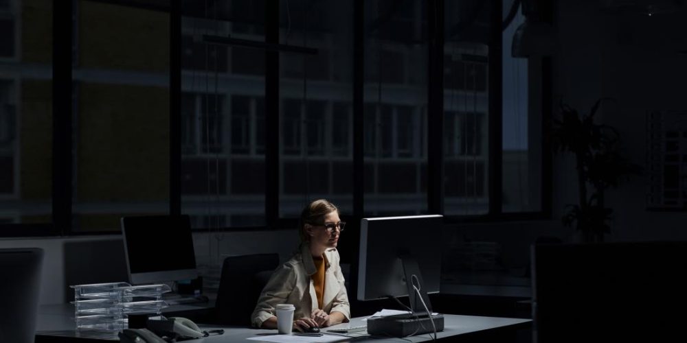 Working long hours increases depression risk in women