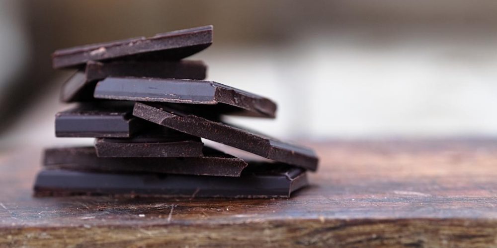 What are the health benefits of dark chocolate?