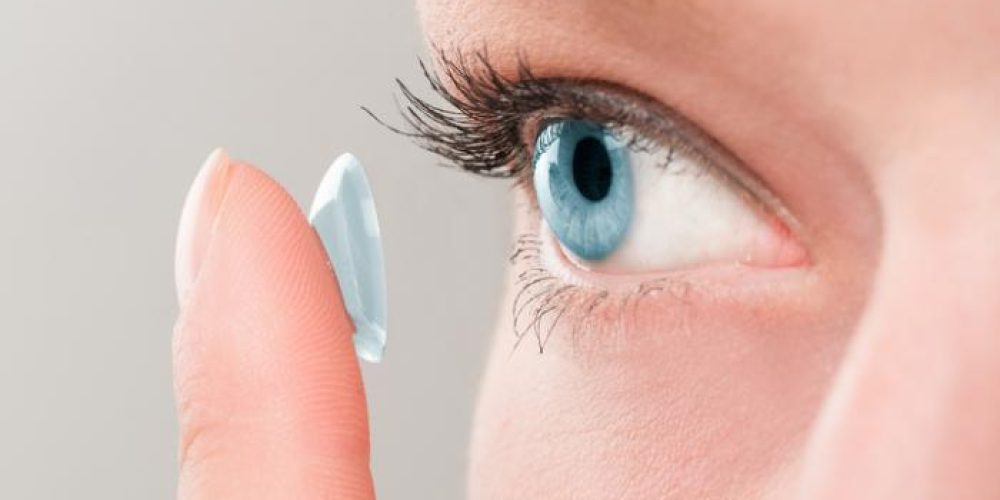 The best contact lenses for people with dry eyes