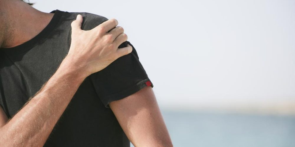 What to know about front shoulder pain